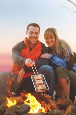 Coleman Smore Maker|-|Gril à S'mores -Coleman CAN 2000016432 7ENo 20Color 7ELifestyle 4aef7a87 1656 4284 bb3f b53cc2479d6d