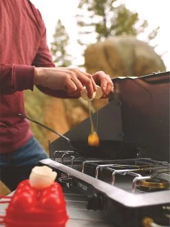 Coleman Triton 2-Burner Propane Stove|-|Réchaud Triton InstaStart Au Propane - 2 Brûleurs -Coleman CAN 2000020954 7E 7Emodel 16b28a9e 108c 4f27 925b 07740f12e3fb