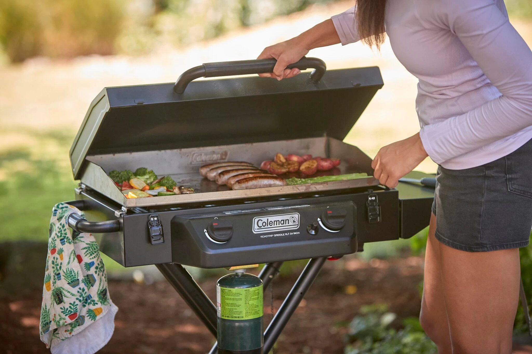 Coleman RoadTrip Griddle With Lid Propane InstaStart|-|Plaque De Cuisson RoadTrip Propane InstaStart 11 Coleman RoadTrip Griddle With Lid Propane InstaStart|-|Plaque De Cuisson RoadTrip Propane InstaStart - Image 9
